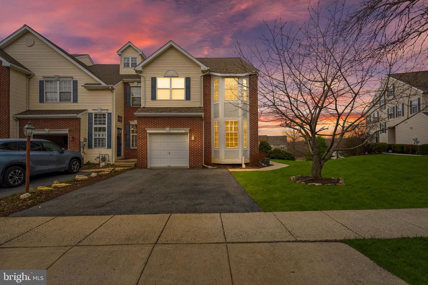 5261 Dartmouth Drive photo 1