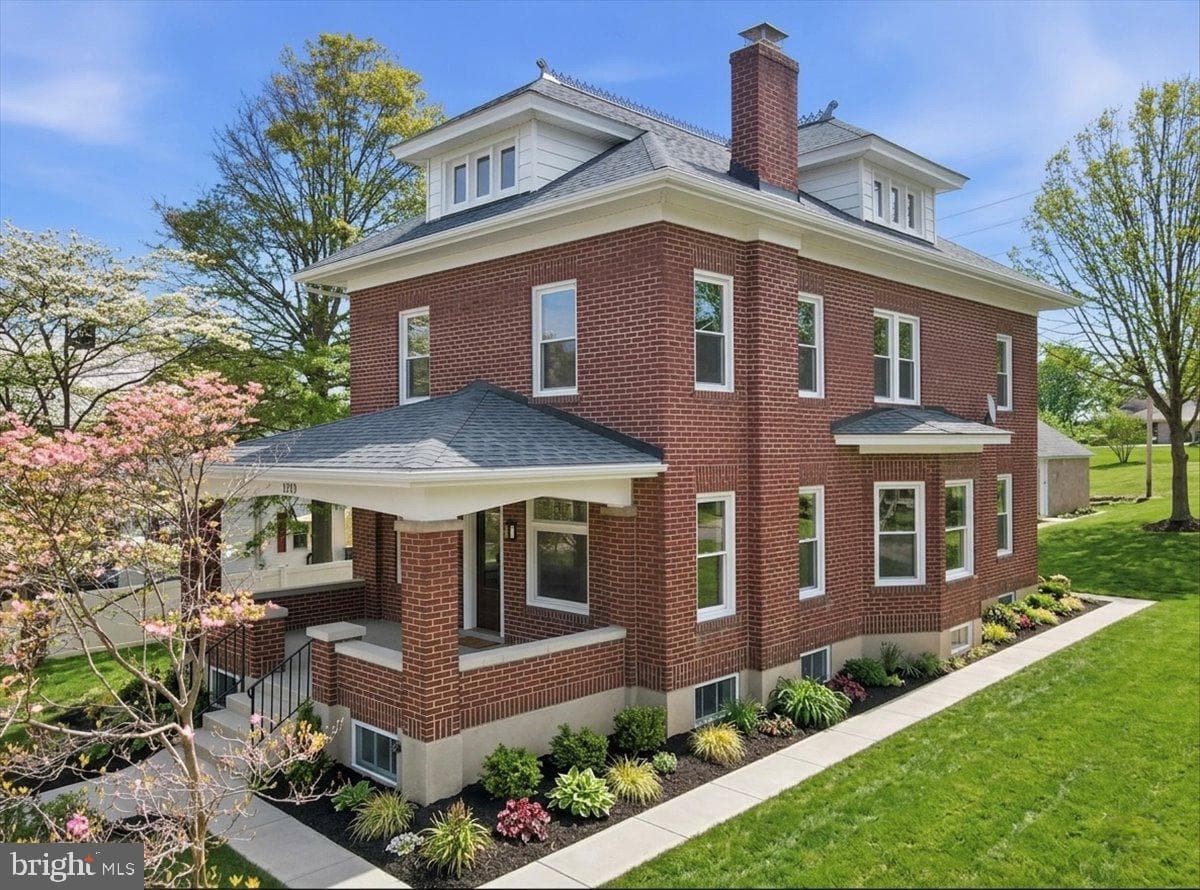 3756 W Walnut Street