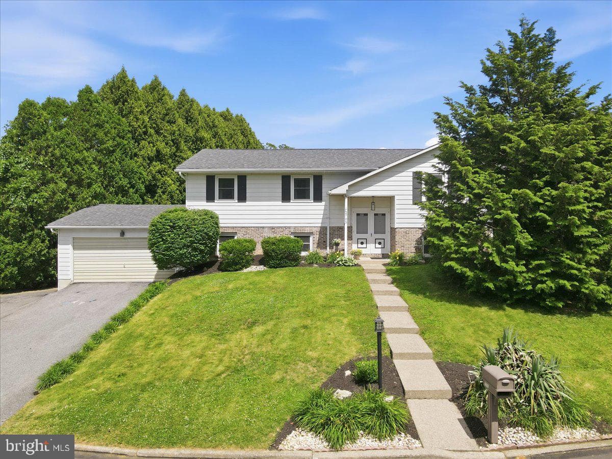 2705 Andrea Drive