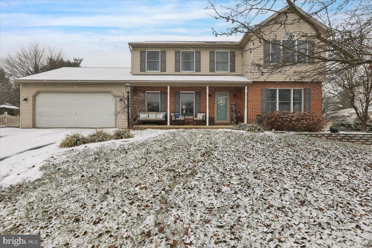 141 Oak Lane photo 1