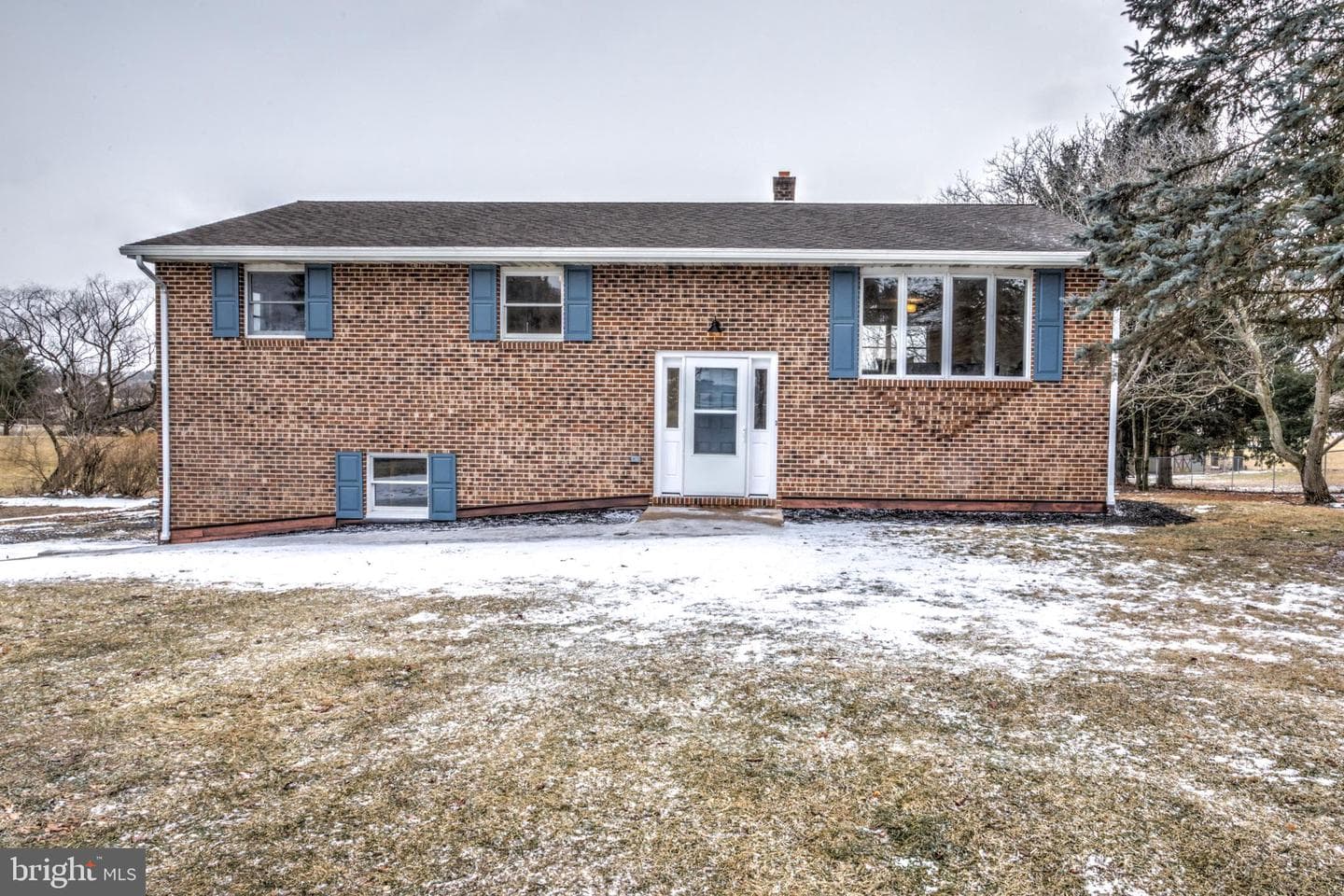 1370 Twigg Avenue photo 1