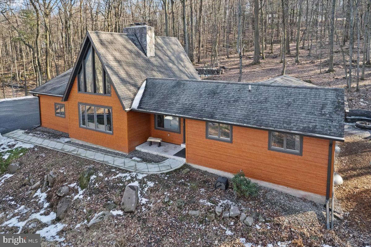 312 Spring Hill Lane photo 1