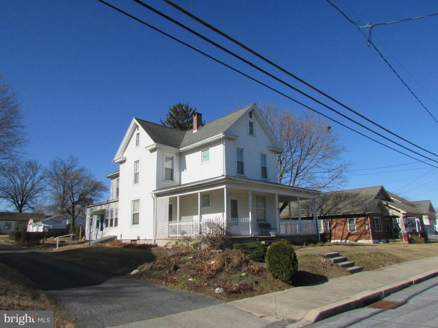 216 E Main Street photo 1