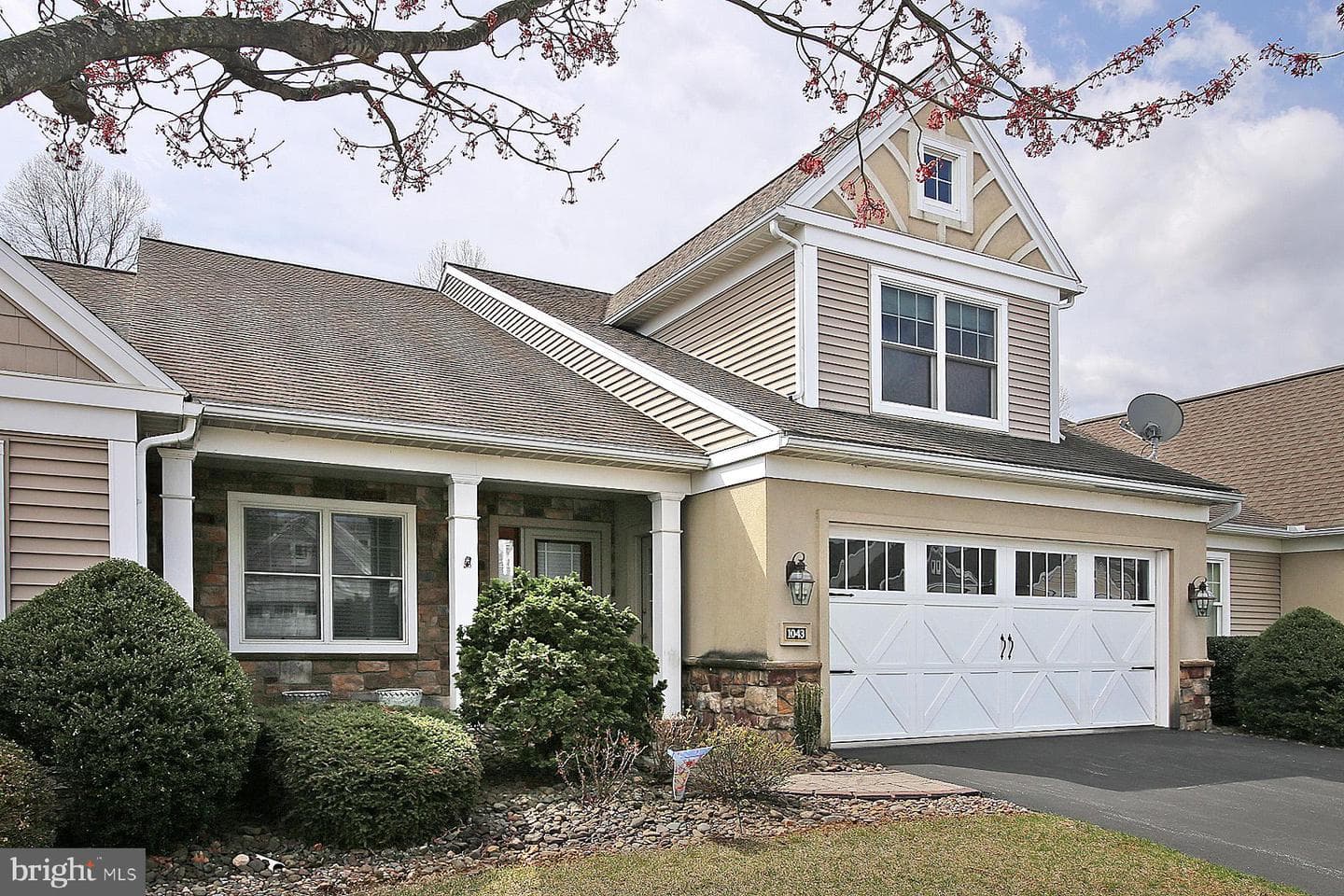 1043 English Drive photo 1