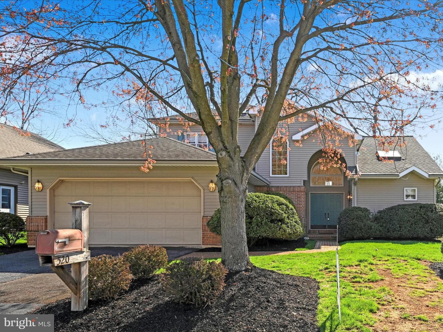 520 Waterside Circle photo 1