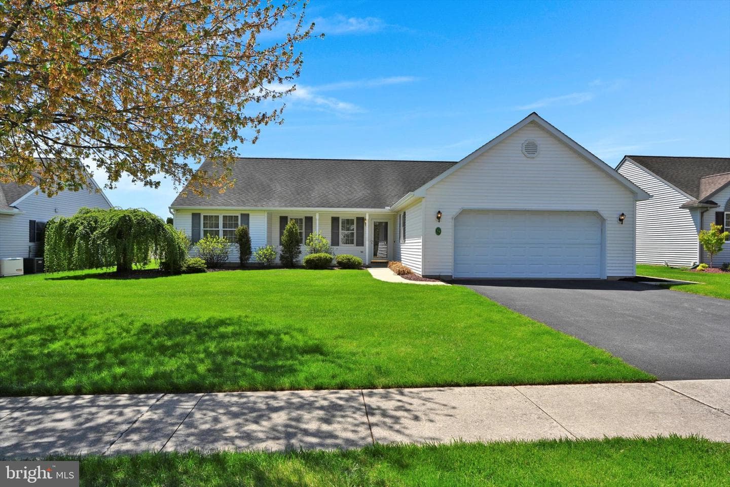 14 Rosemont Drive photo 1