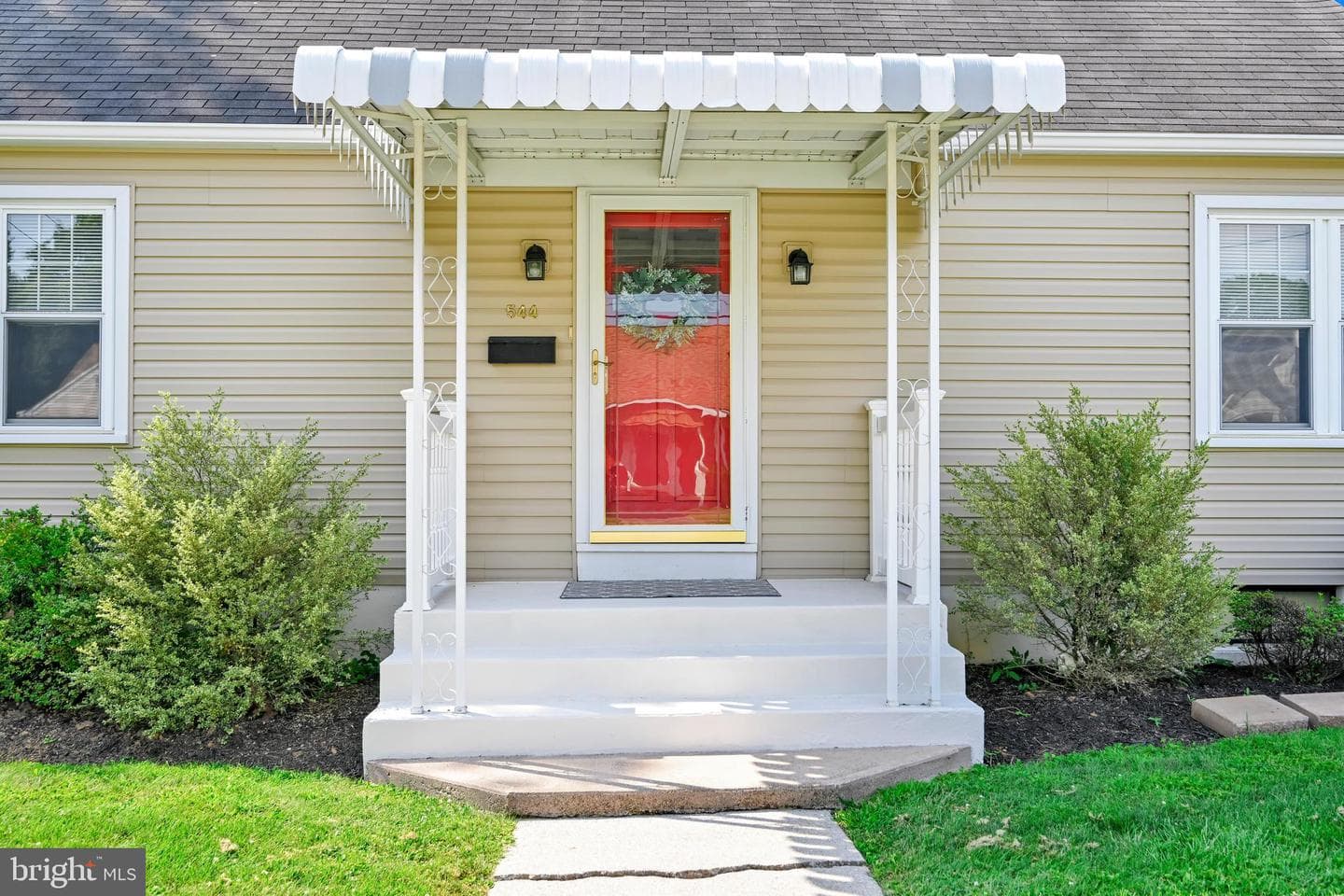 544 W Chestnut Street photo 1