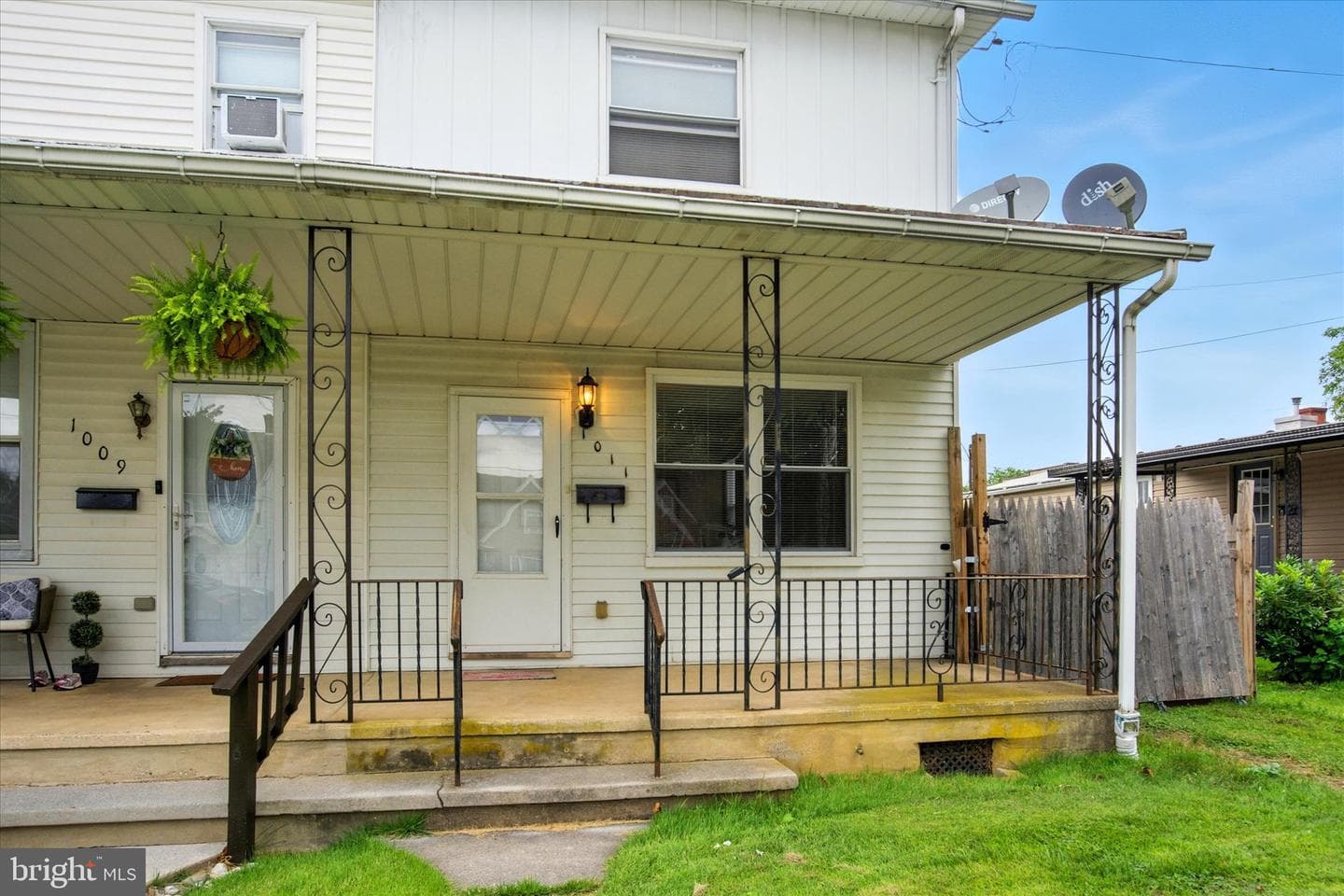 1011 E Lehman Street photo 1