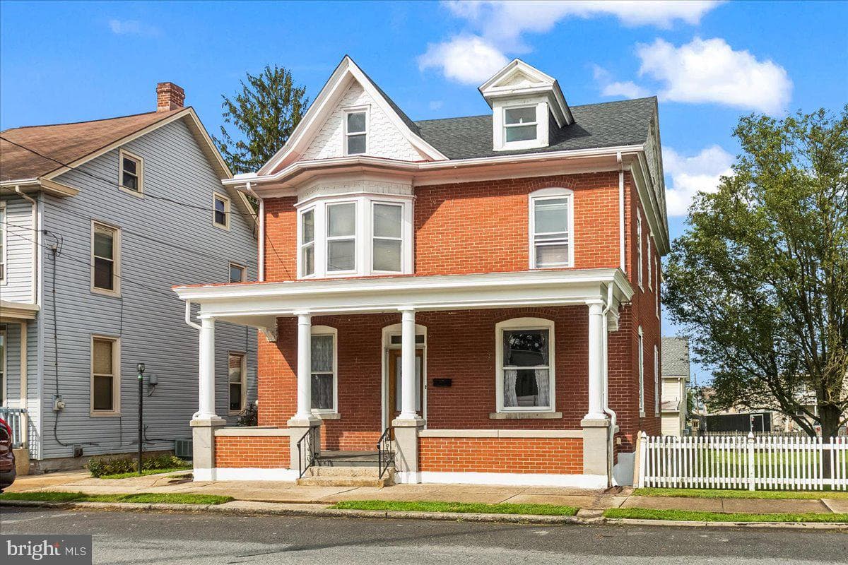 27 N Center Street photo 1