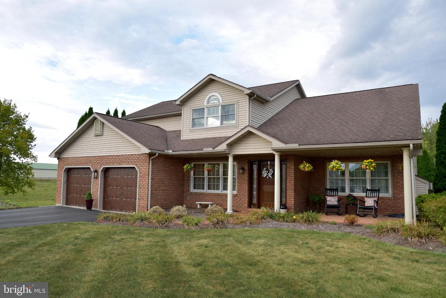 1596 Colonial Circle photo 1
