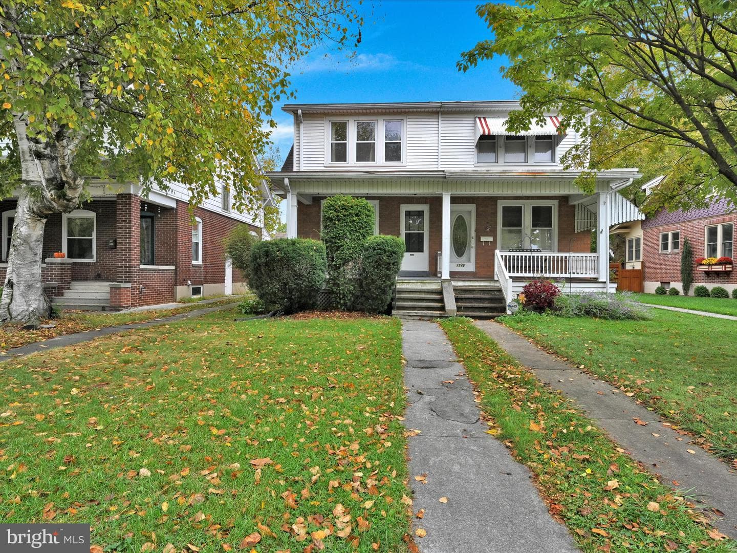 1546 Oak Street photo 1