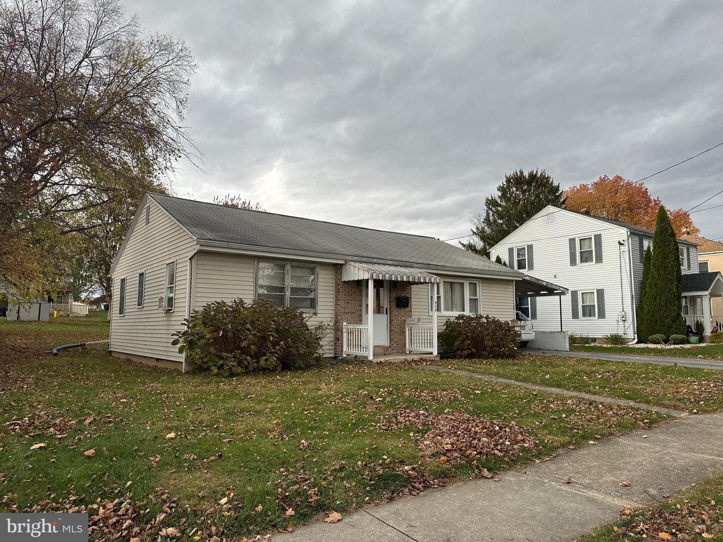 717 W Oak Street photo 1