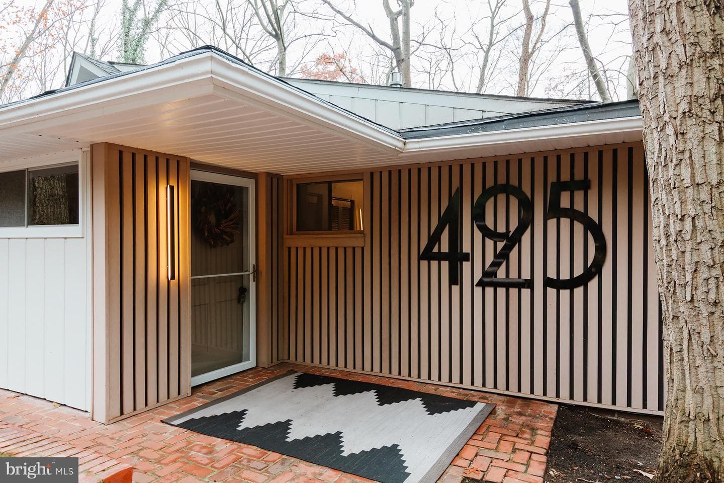 425 Yale Avenue photo 1