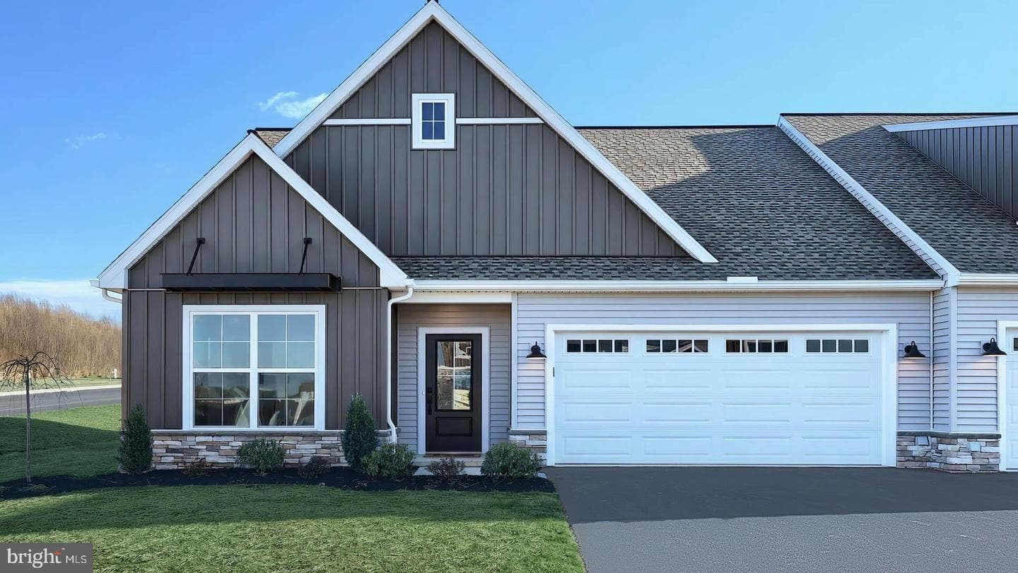 33 Canterbury Lane photo 1