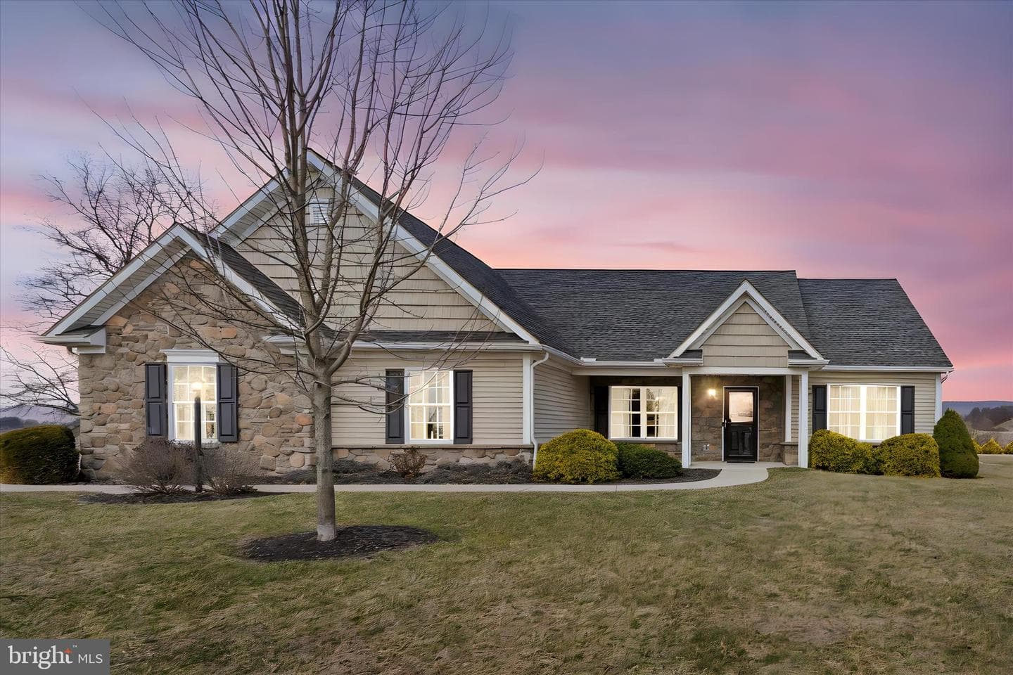 413 Sunrise Drive photo 1