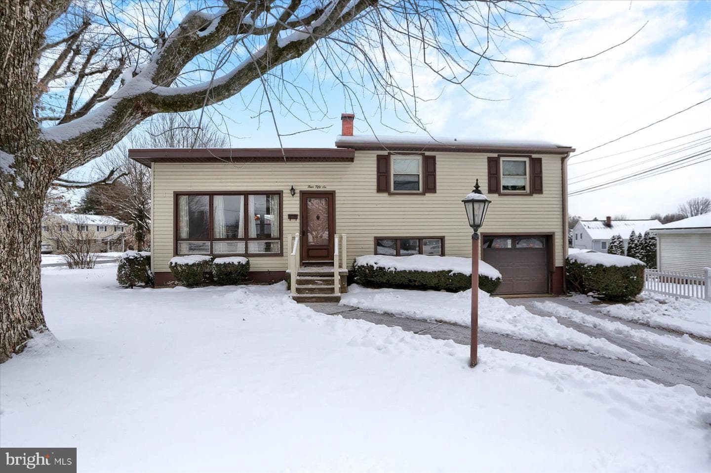 456 E Elm Street photo 1