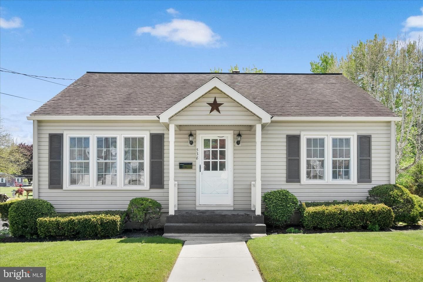 538 W Locust Street