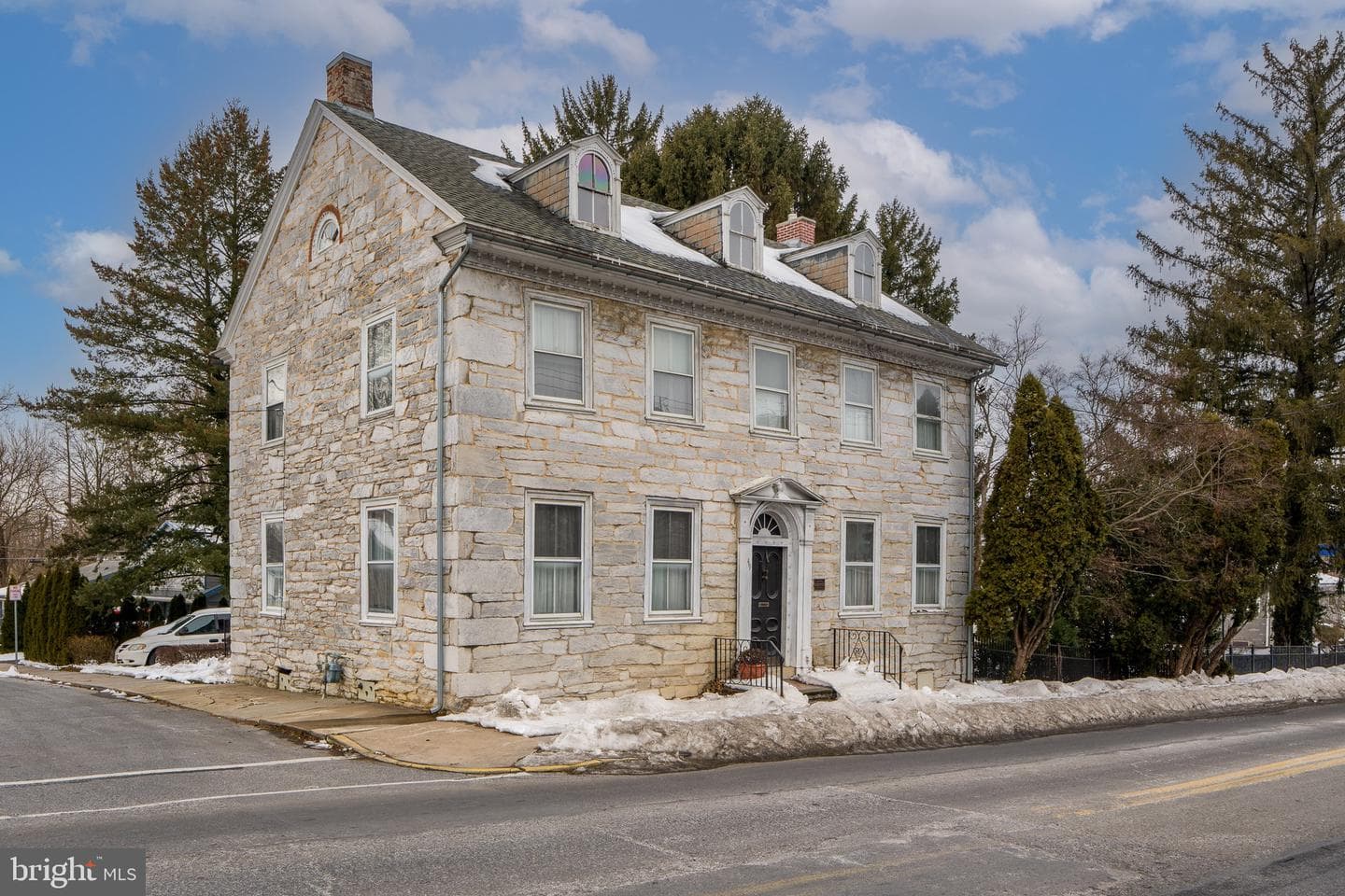 49 S White Oak Street photo 1