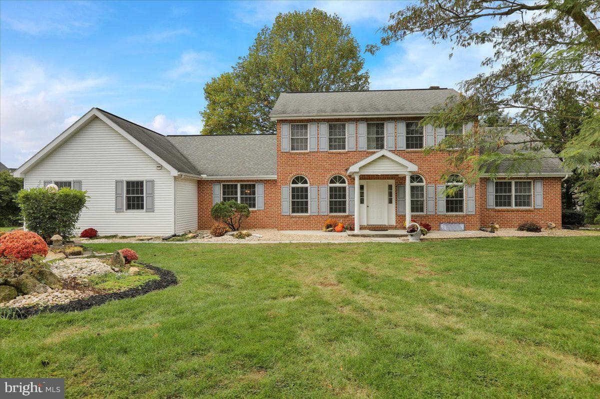 47 Norway Lane photo 1