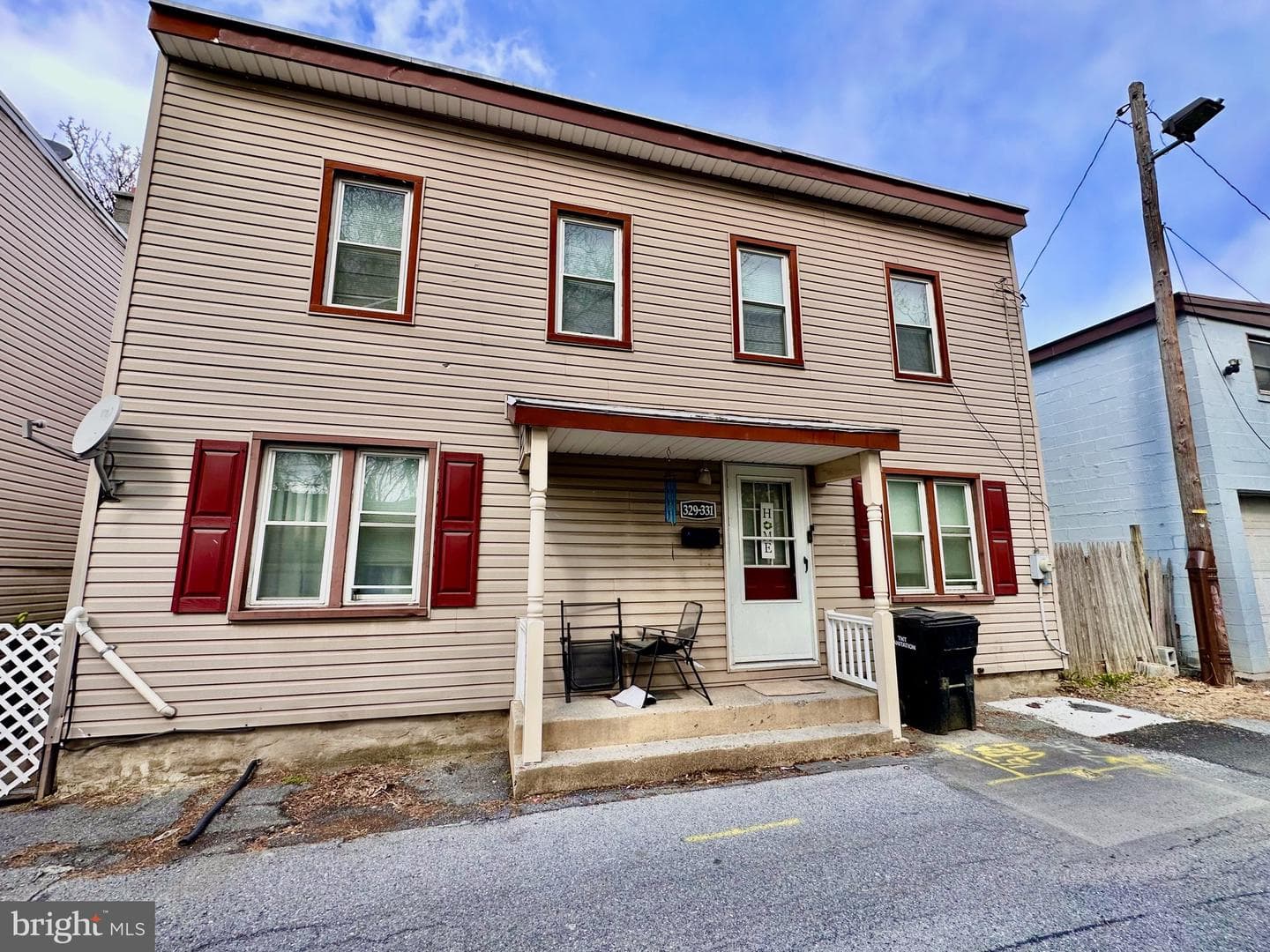 329 E Scull Street photo 1