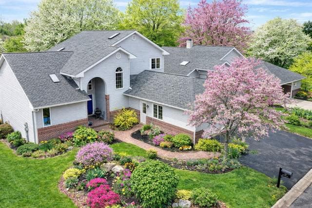 725 Brookside Lane