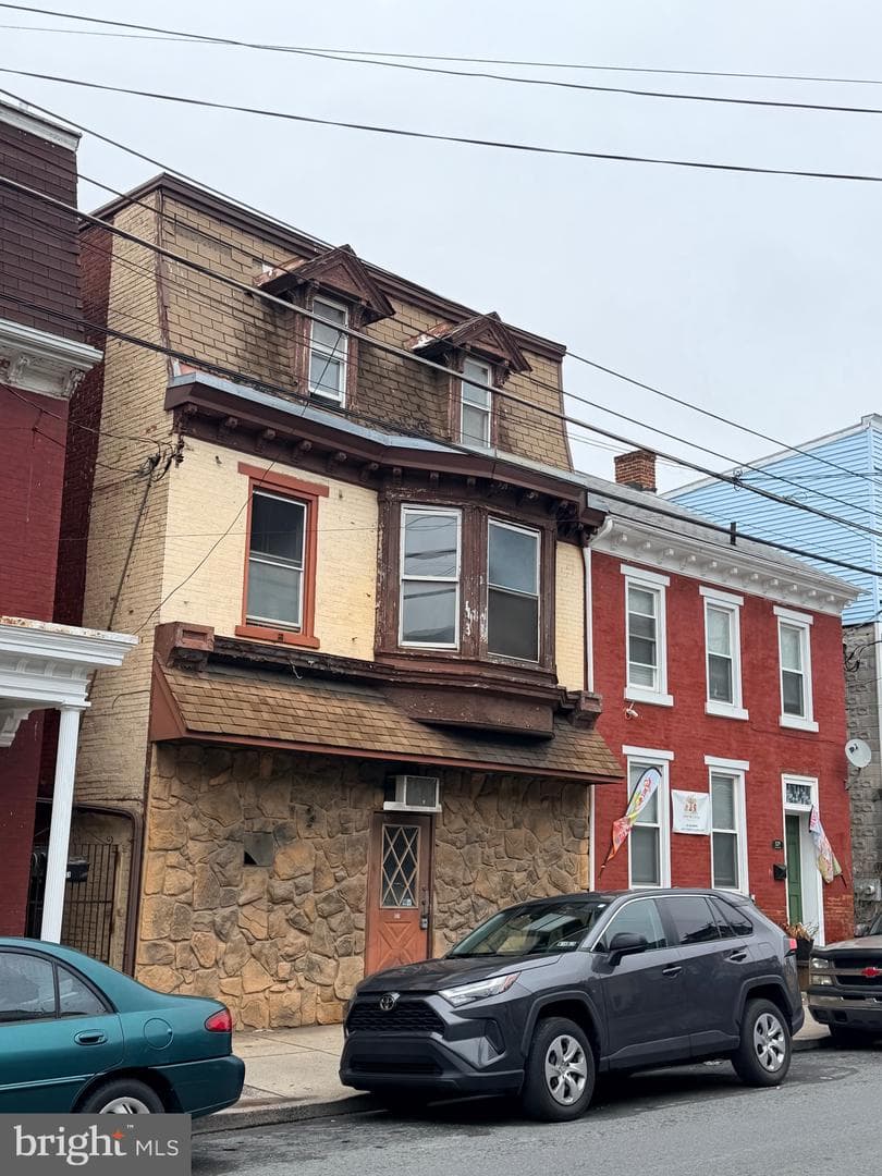 531 Lehman Street photo 1