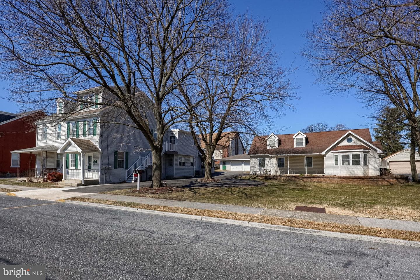 719 Hill Street photo 1