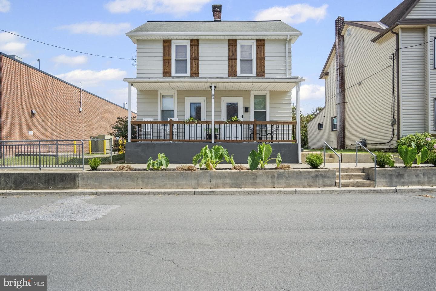 104 N Locust Street