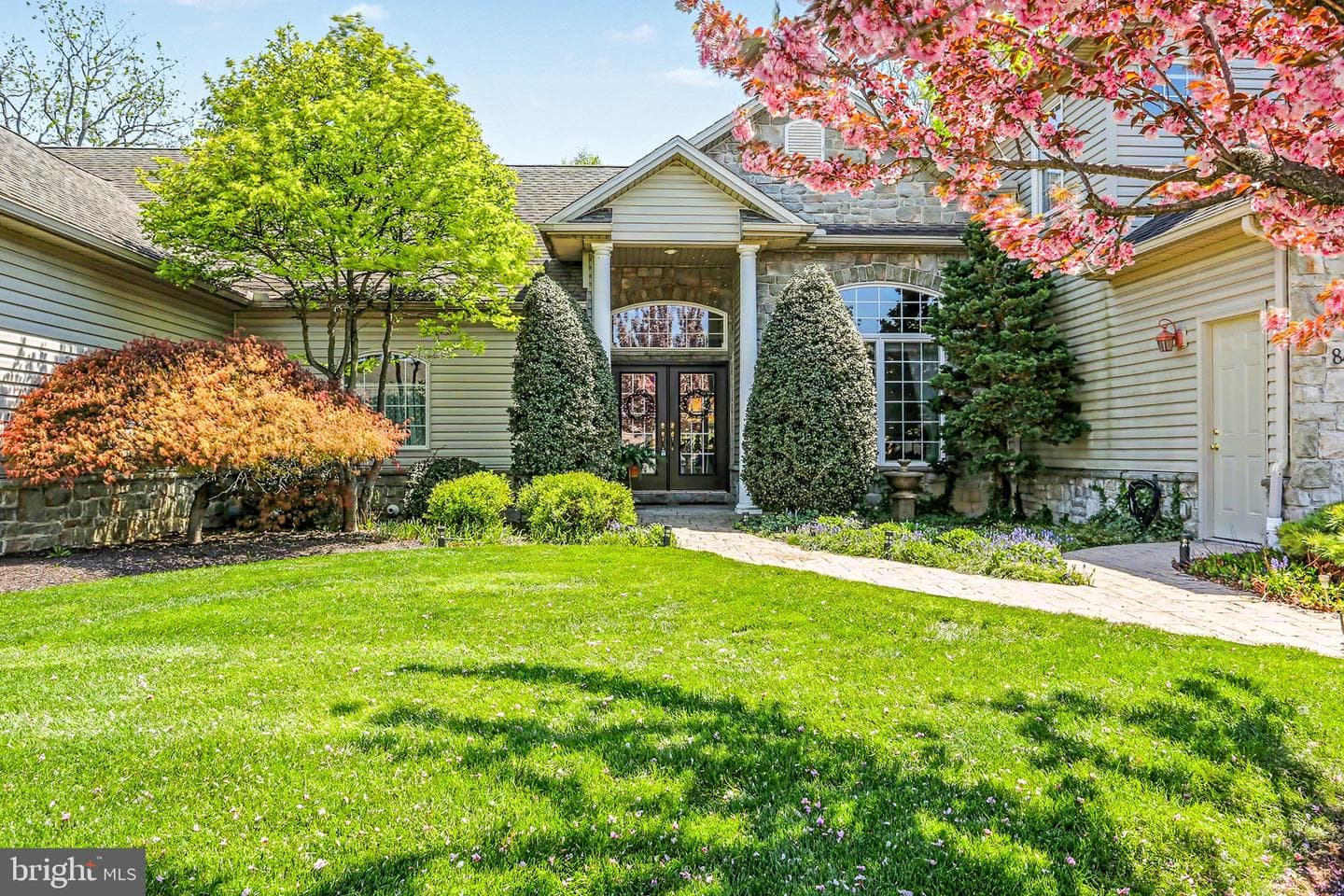 844 Victoria Lane