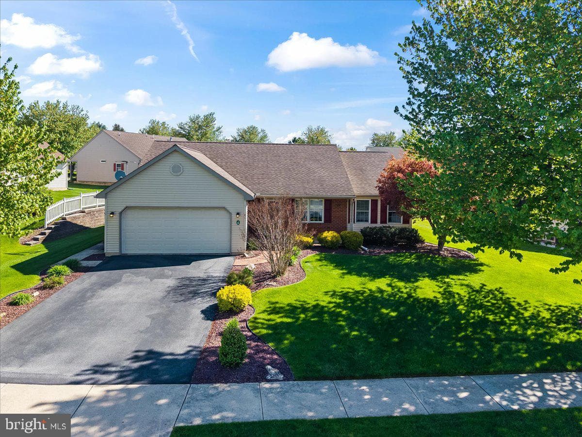 6 Springhouse Drive photo 1