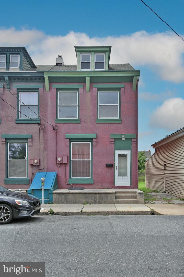 27 N 6th Street