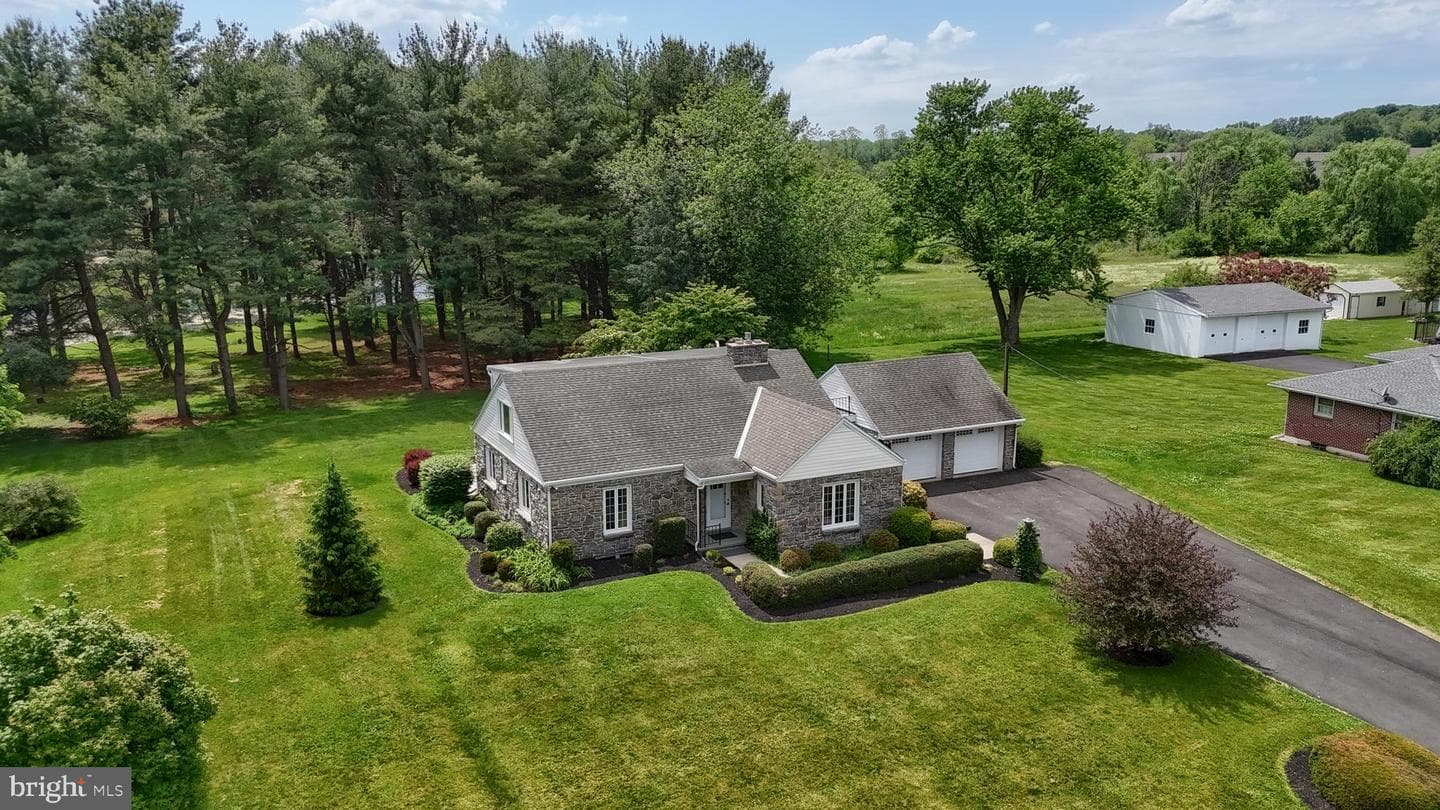235 Narrows Drive