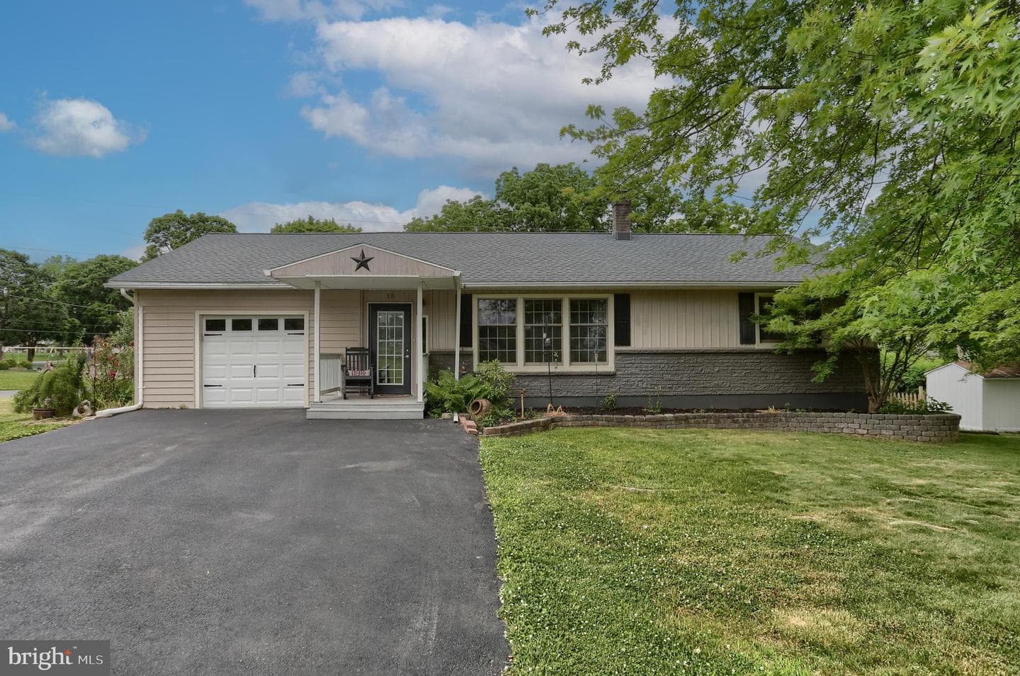 15 Alden Lane