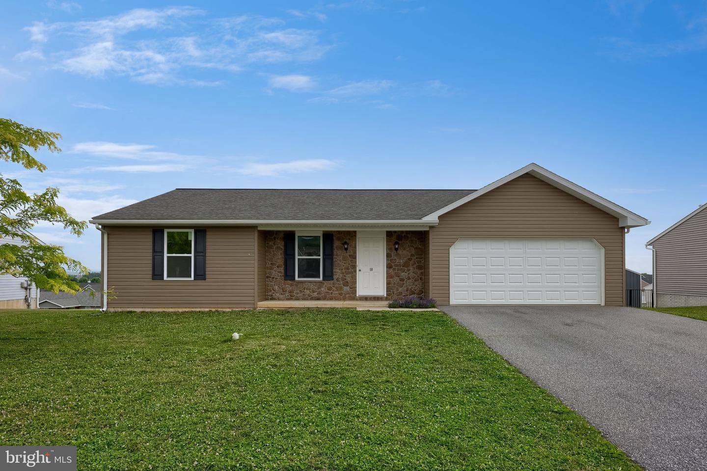 10 Hillside Drive