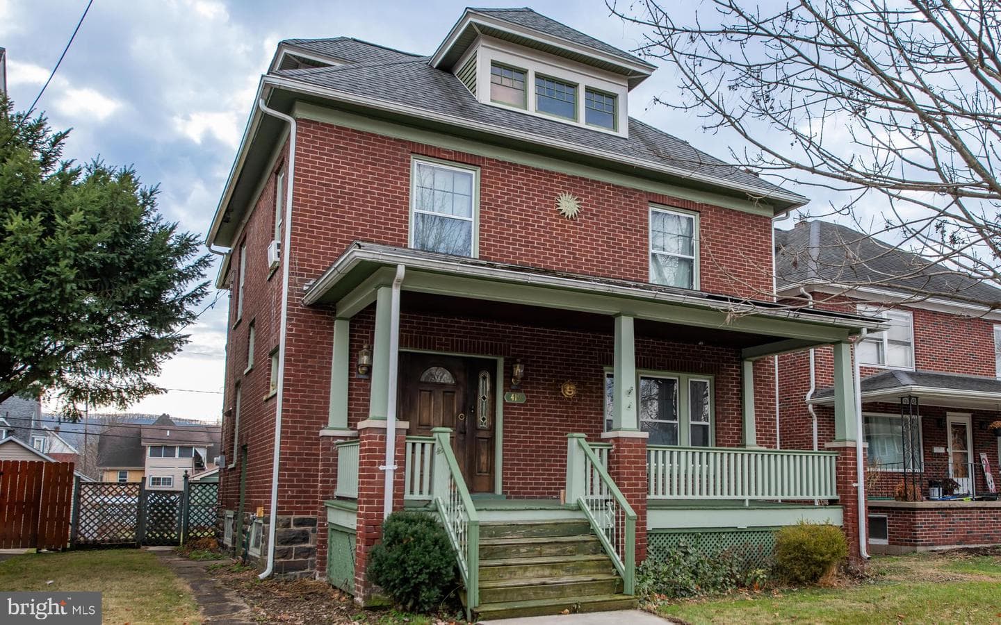 419 Hawthorne Ave photo 1