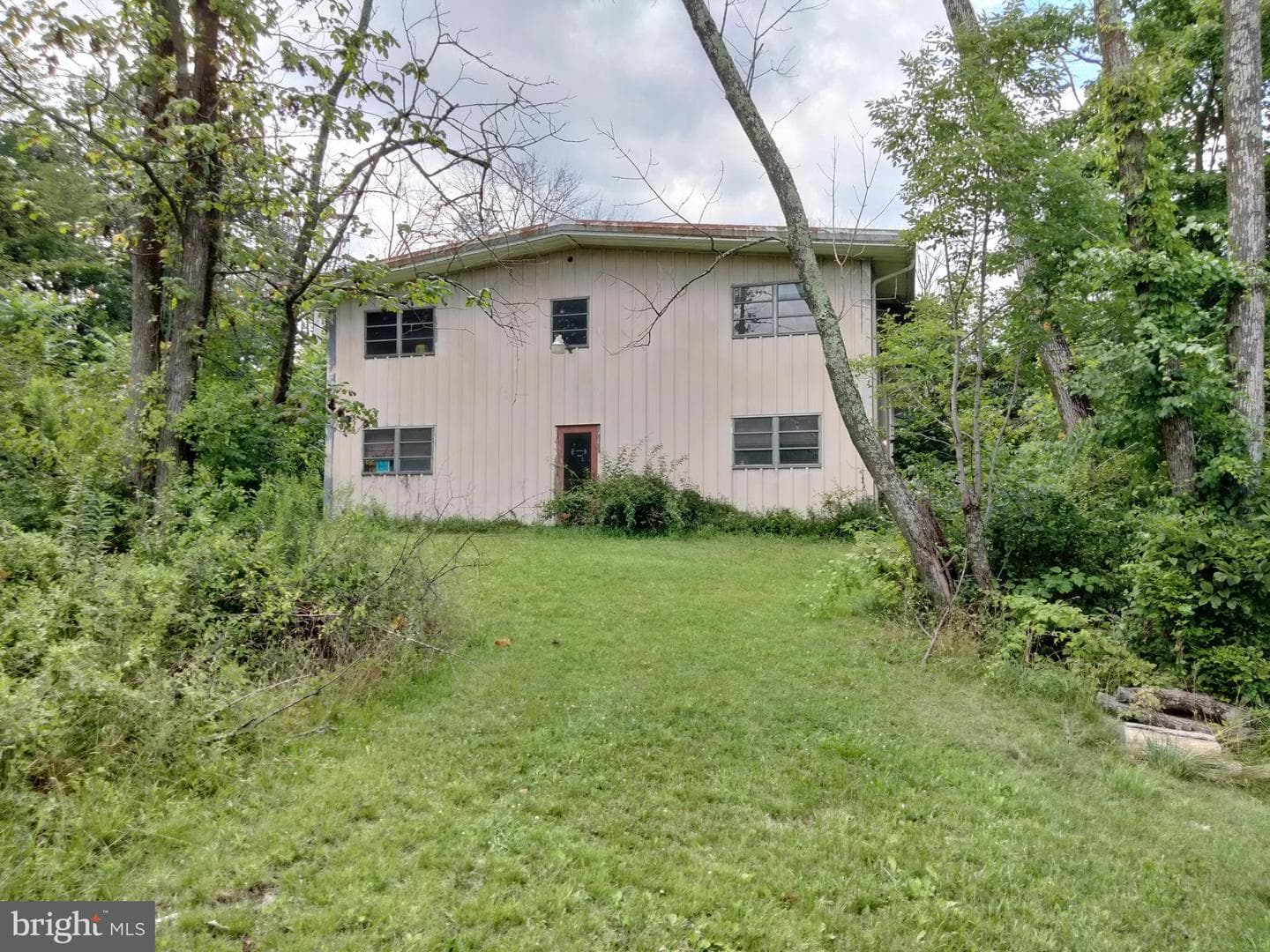 1001 Swinehart Road photo 1