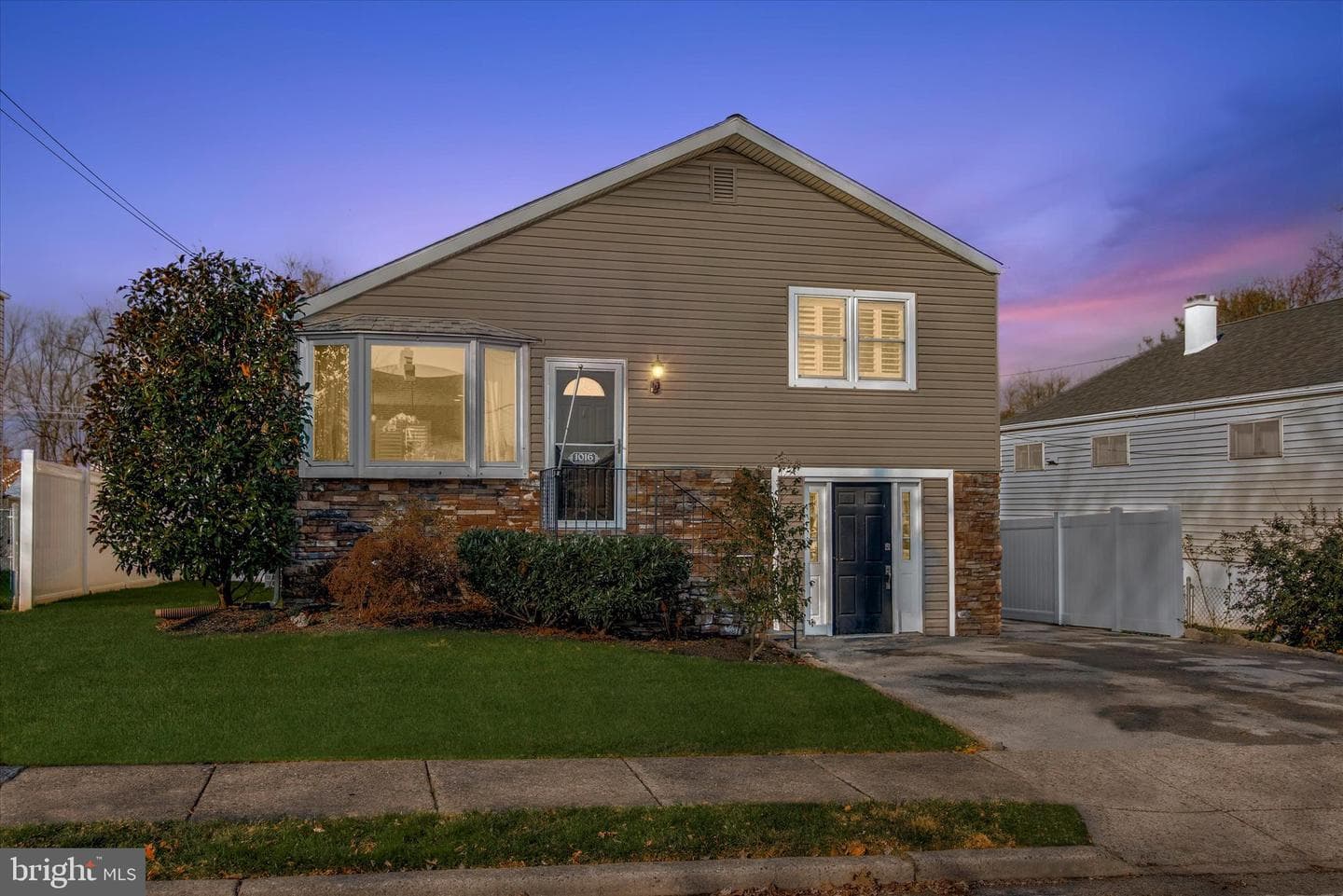 1016 Garfield Avenue photo 1