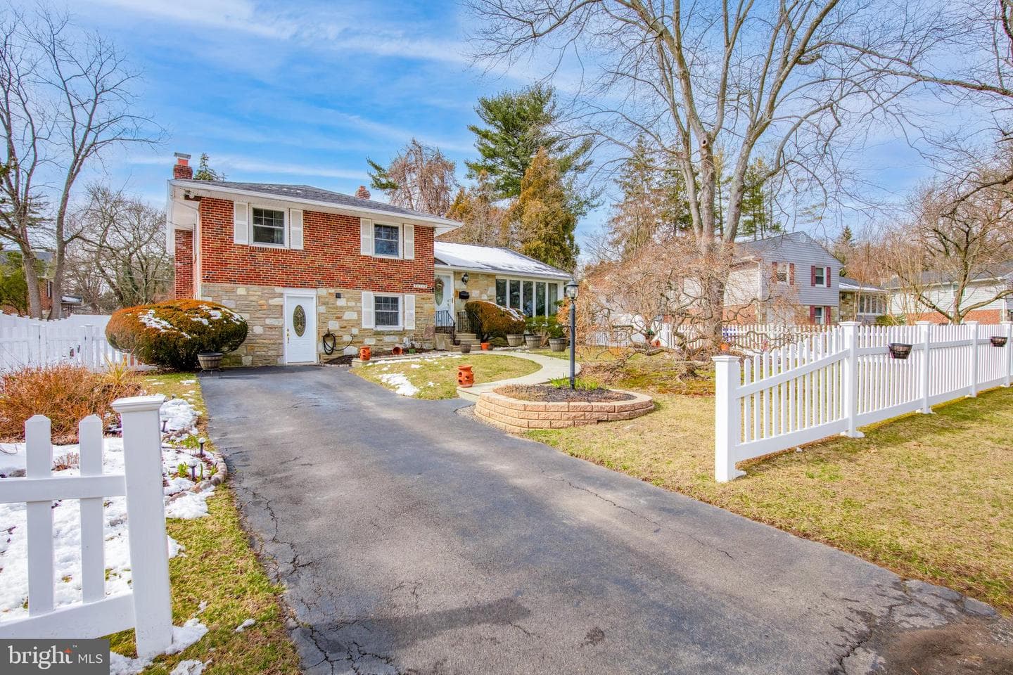 416 Twickenham Road photo 1