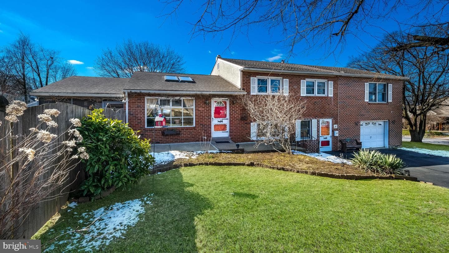 15 Lawnton Road photo 1