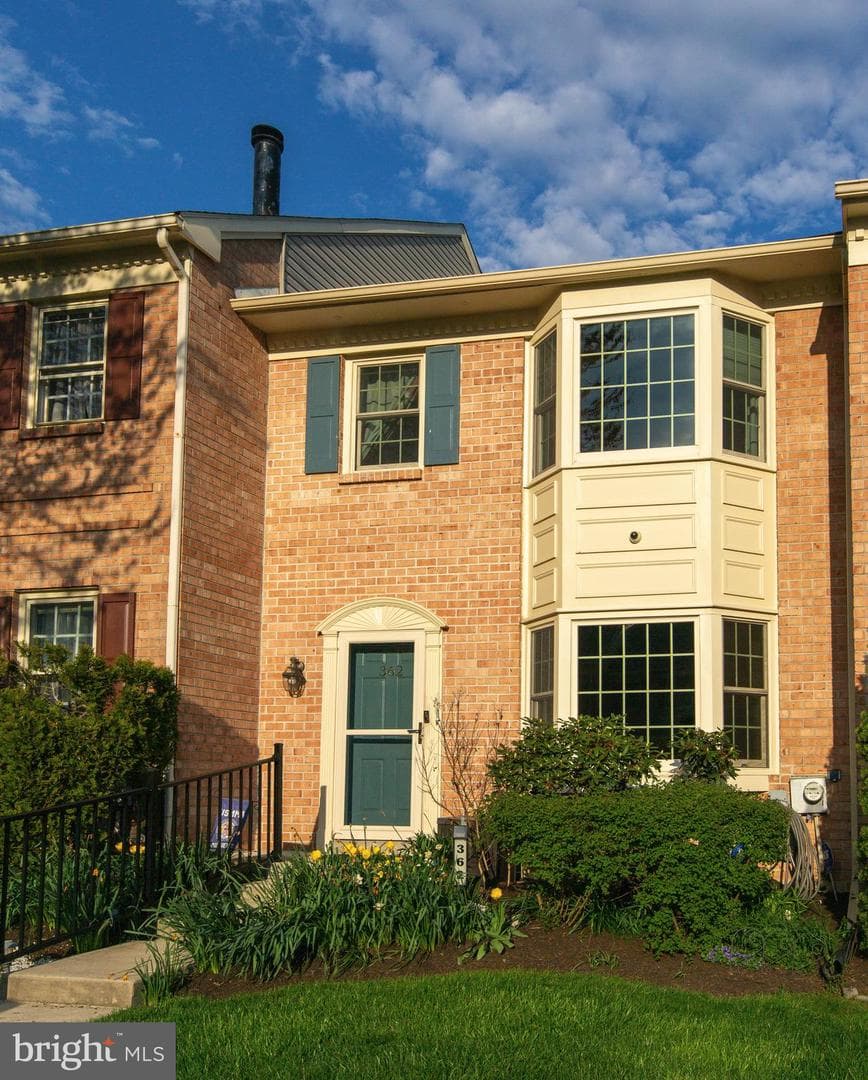 362 Jefferson Court photo 1