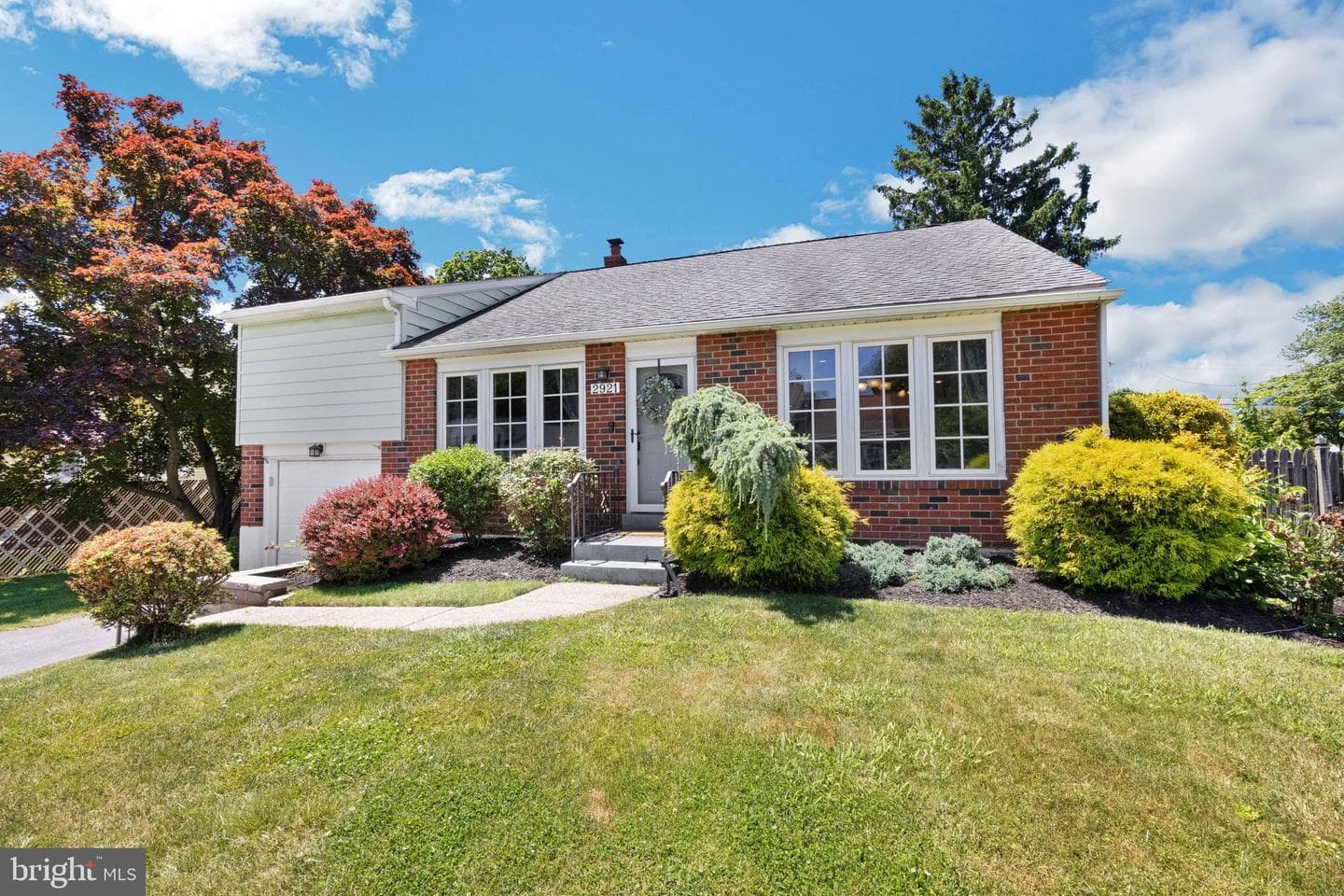 2921 Denise Road photo 1