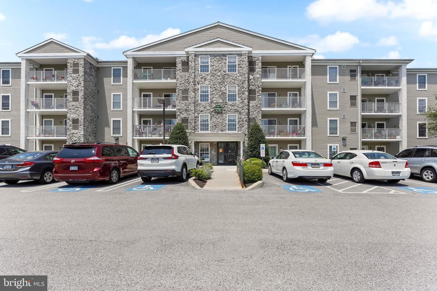 644 Brandon Road photo 1