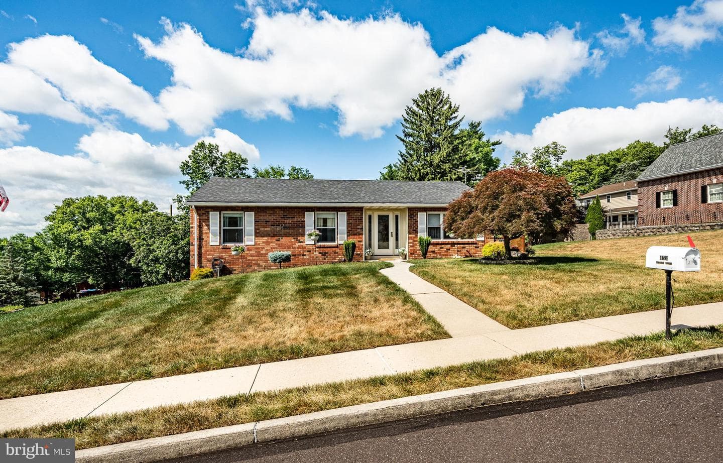 452 Burdan Drive photo 1