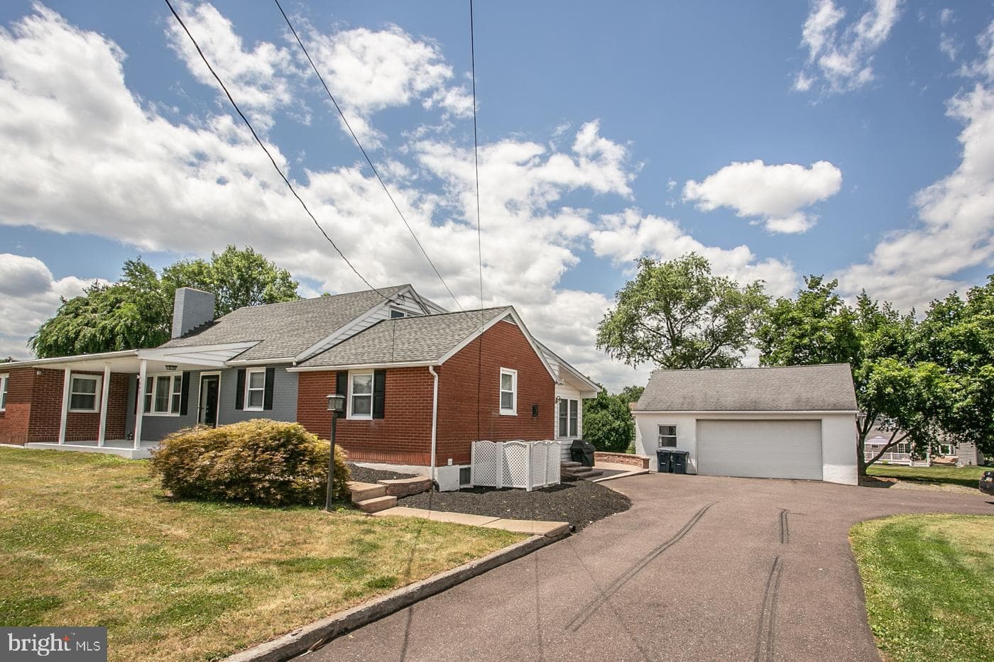 641 King Road photo 1