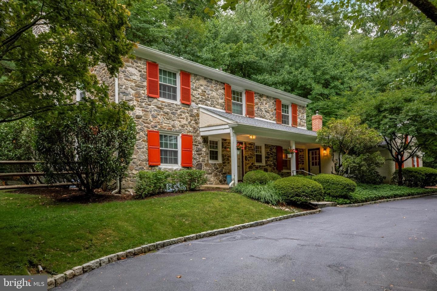429 Morris Avenue photo 1