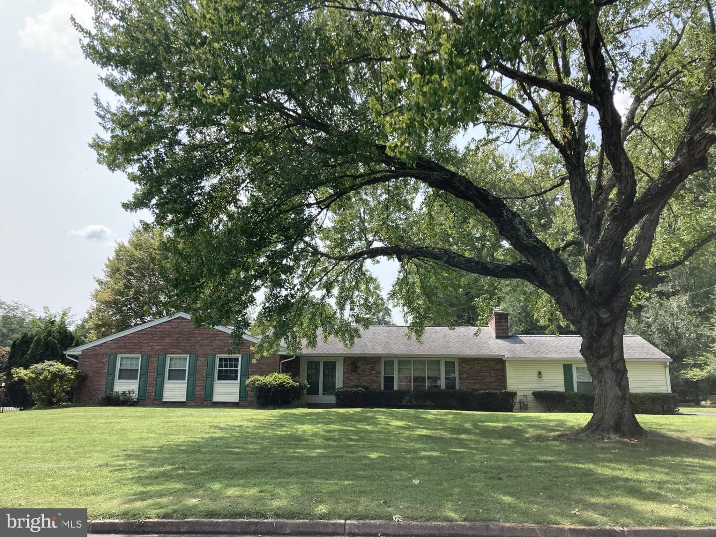 824 Juniper Drive photo 1