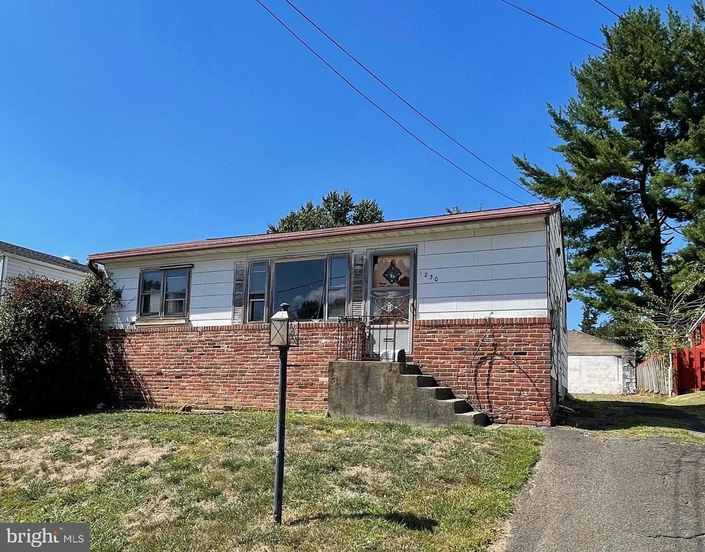 1230 Hall Avenue photo 1