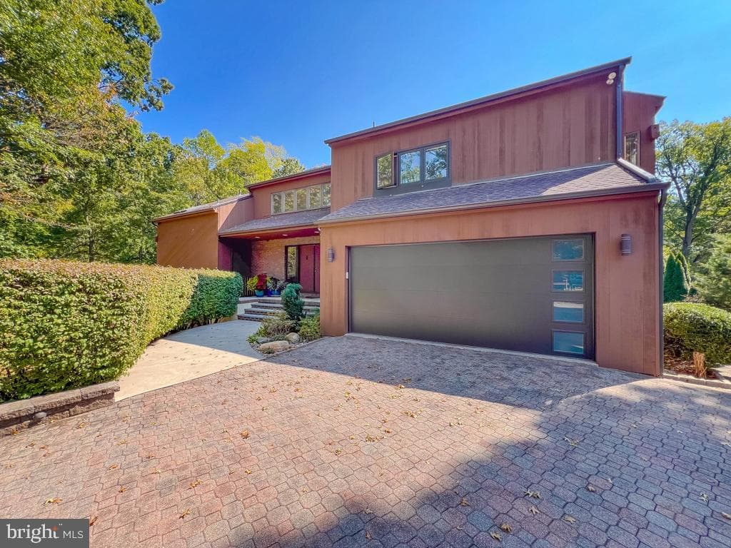 108 Old Oak Tree Road photo 1