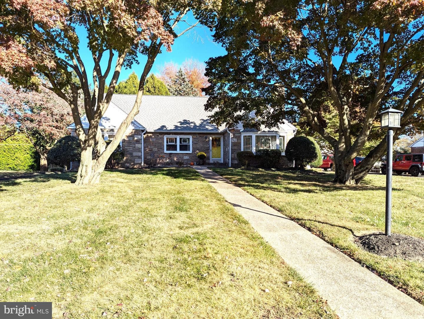 749 Dale Road photo 1