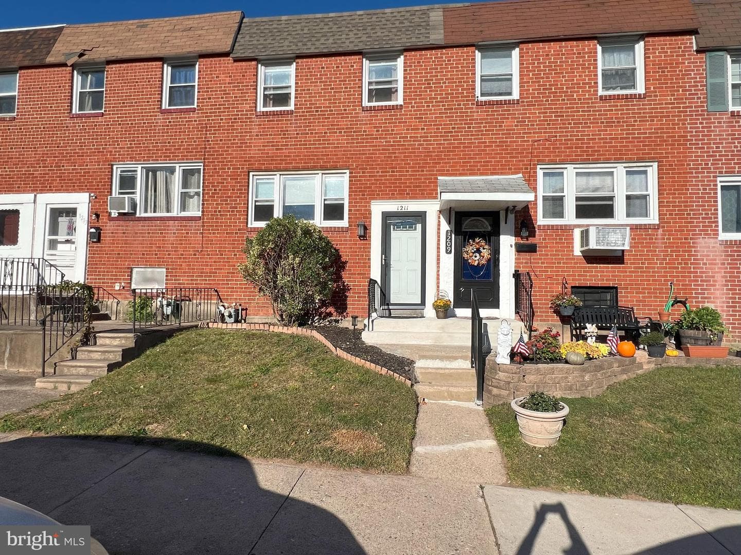 1211 Tyler Street photo 1
